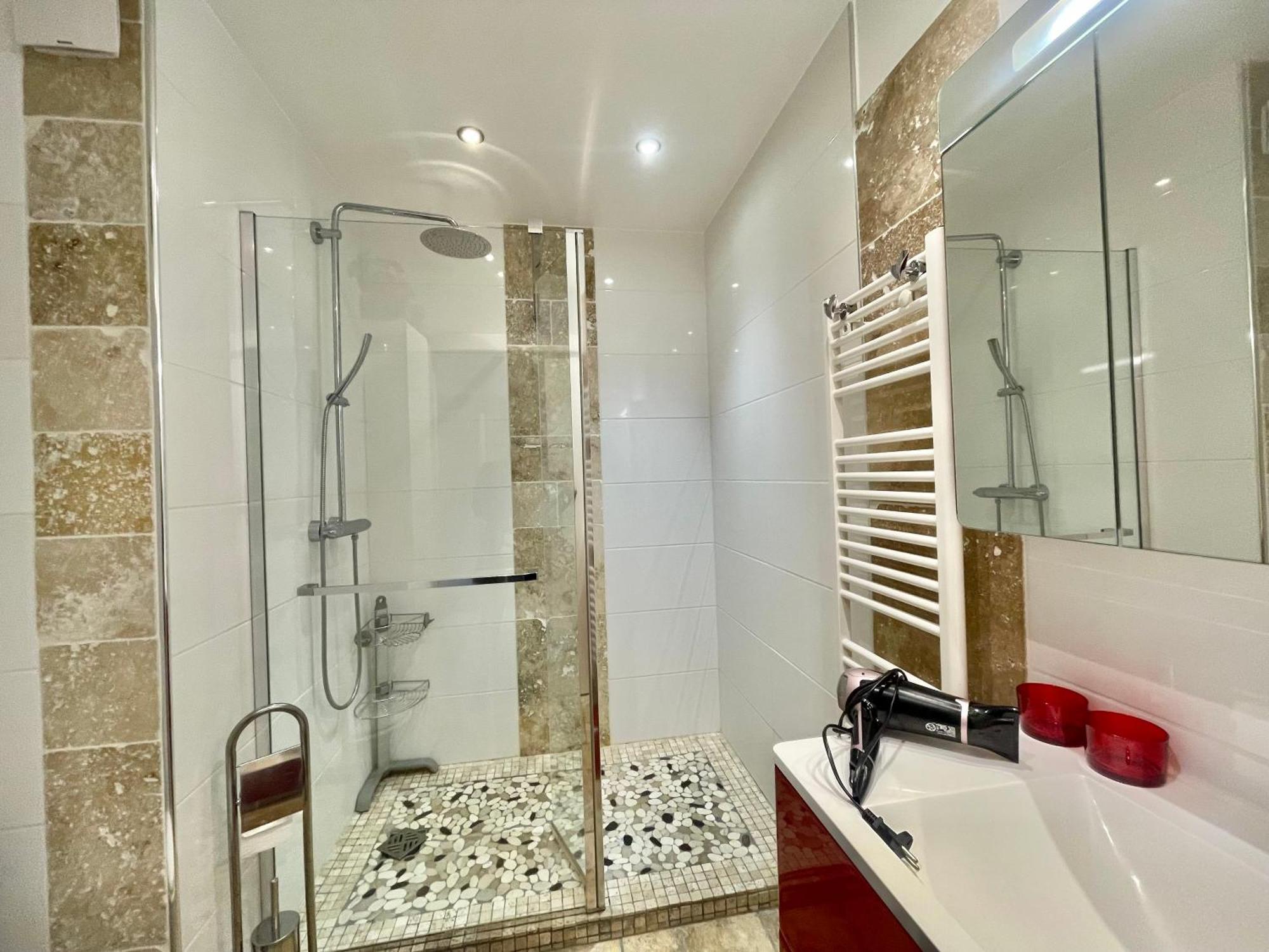 Studio Grand Hotel Croisette, By Welcome To Кан Екстериор снимка